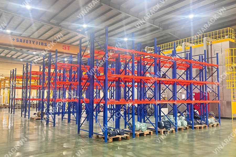 ke-hang-pallet-selective-mau-ke-cong-nghiep-rat-pho-bien-hien-nay