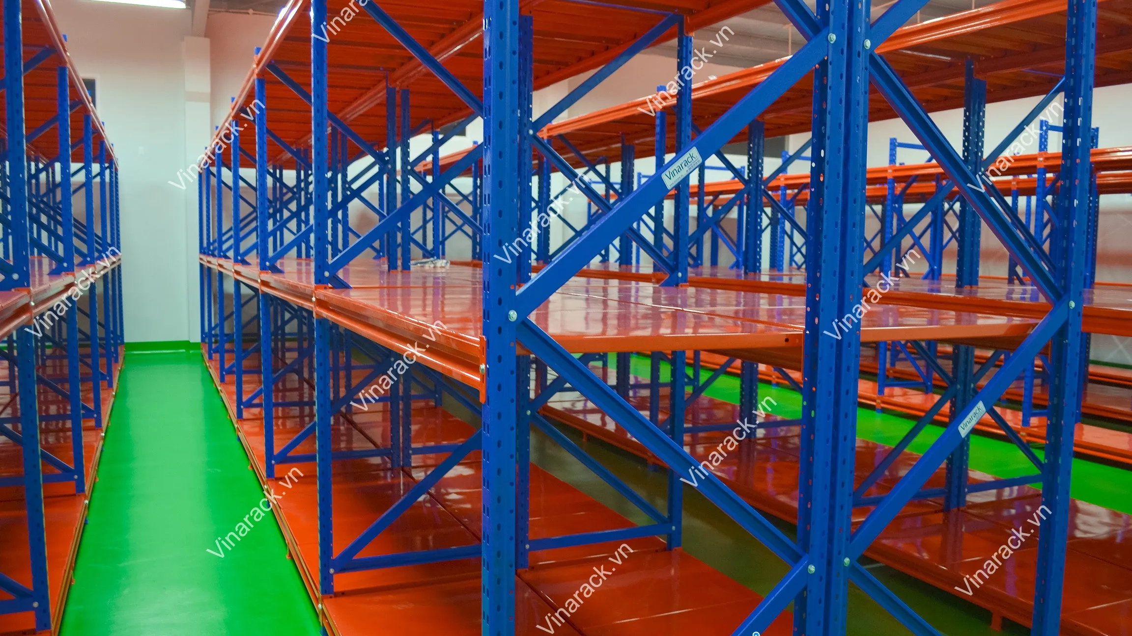 Kệ medium duty Unirack tiêu chuẩn
