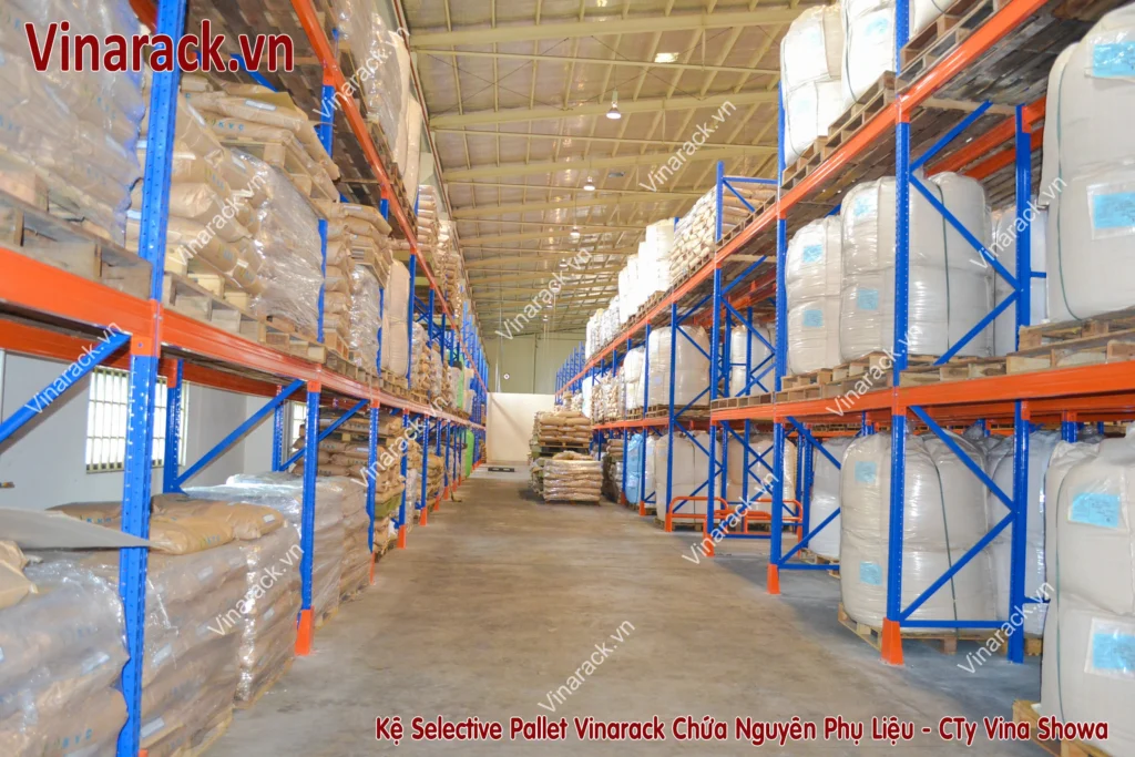 Kệ Selective Pallet chứa hàng tải trọng nặng