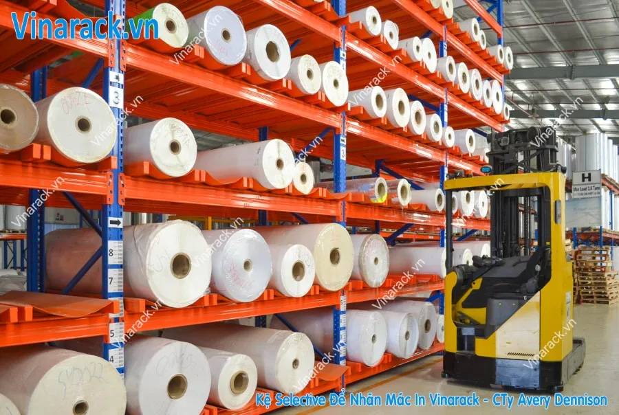 Thi công lắp đặt kệ tải trọng nặng tại Long An an toàn