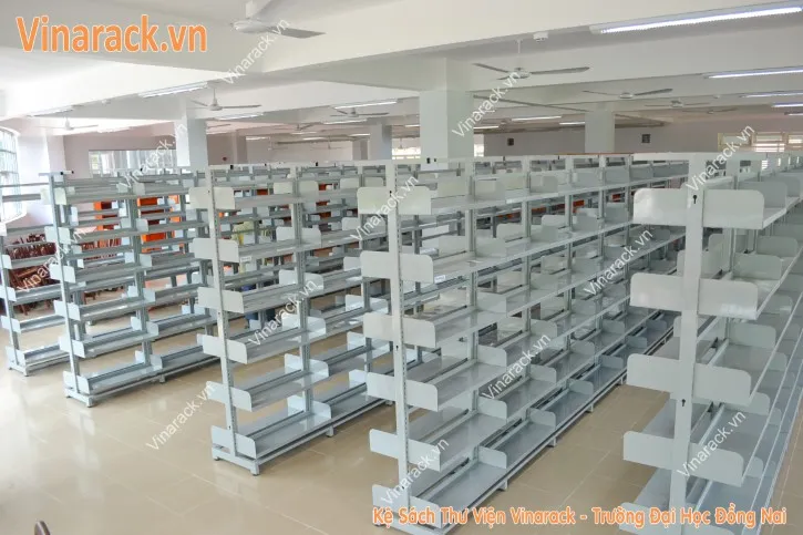 Toàn cảnh hệ thống kệ sách thư viện cho trường đại học Đồng Nai