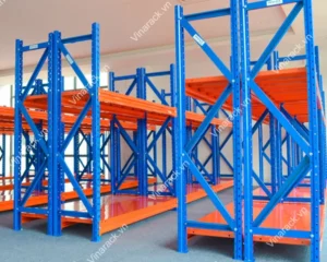 Kệ Shelving Bình Dương lắp đặt cho kho logistics thương mại điện tử tại KCN VSIP 2 với hệ thống kệ trung tải tối ưu lưu trữ hàng hóa